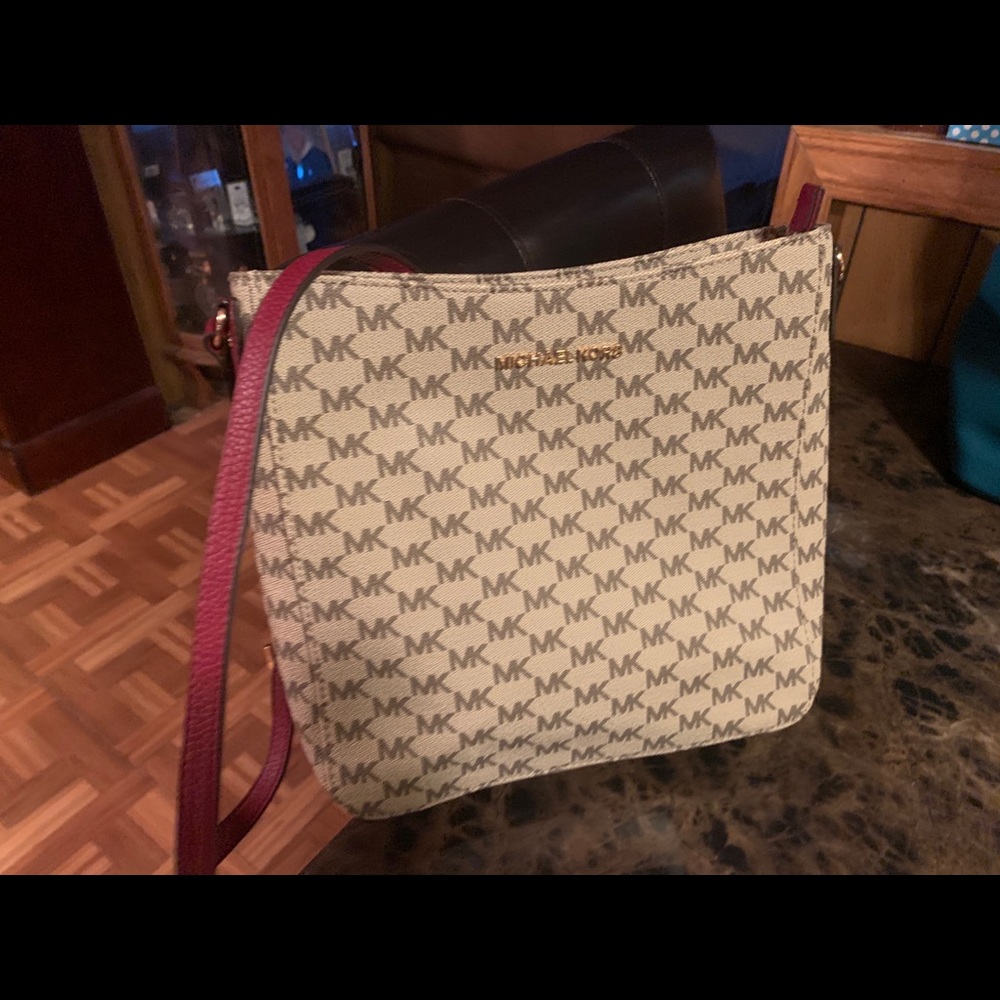 Michael Kors Crossbody